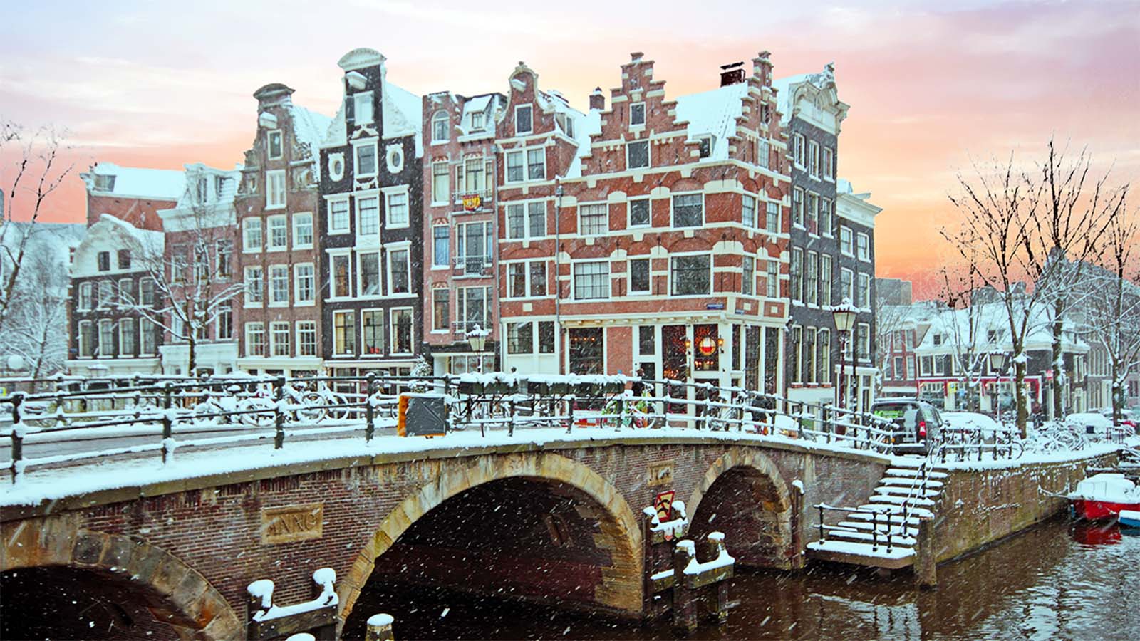 Amsterdam in winter virtual reality tour